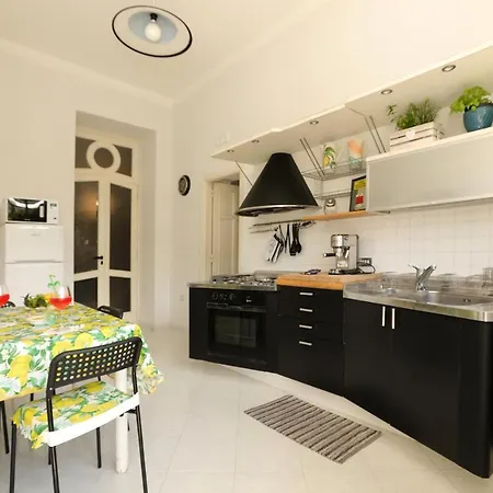 Estate4home - Casa Chiarina Апартаменти Сорренто