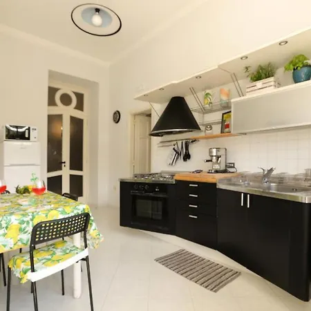 Estate4home - Casa Chiarina Апартаменти Сорренто